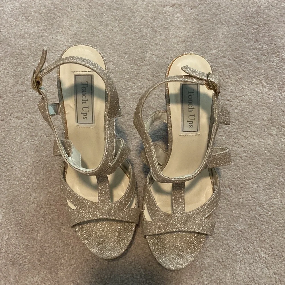 TOUCH Ups Gold Sparkle 8 Shoes